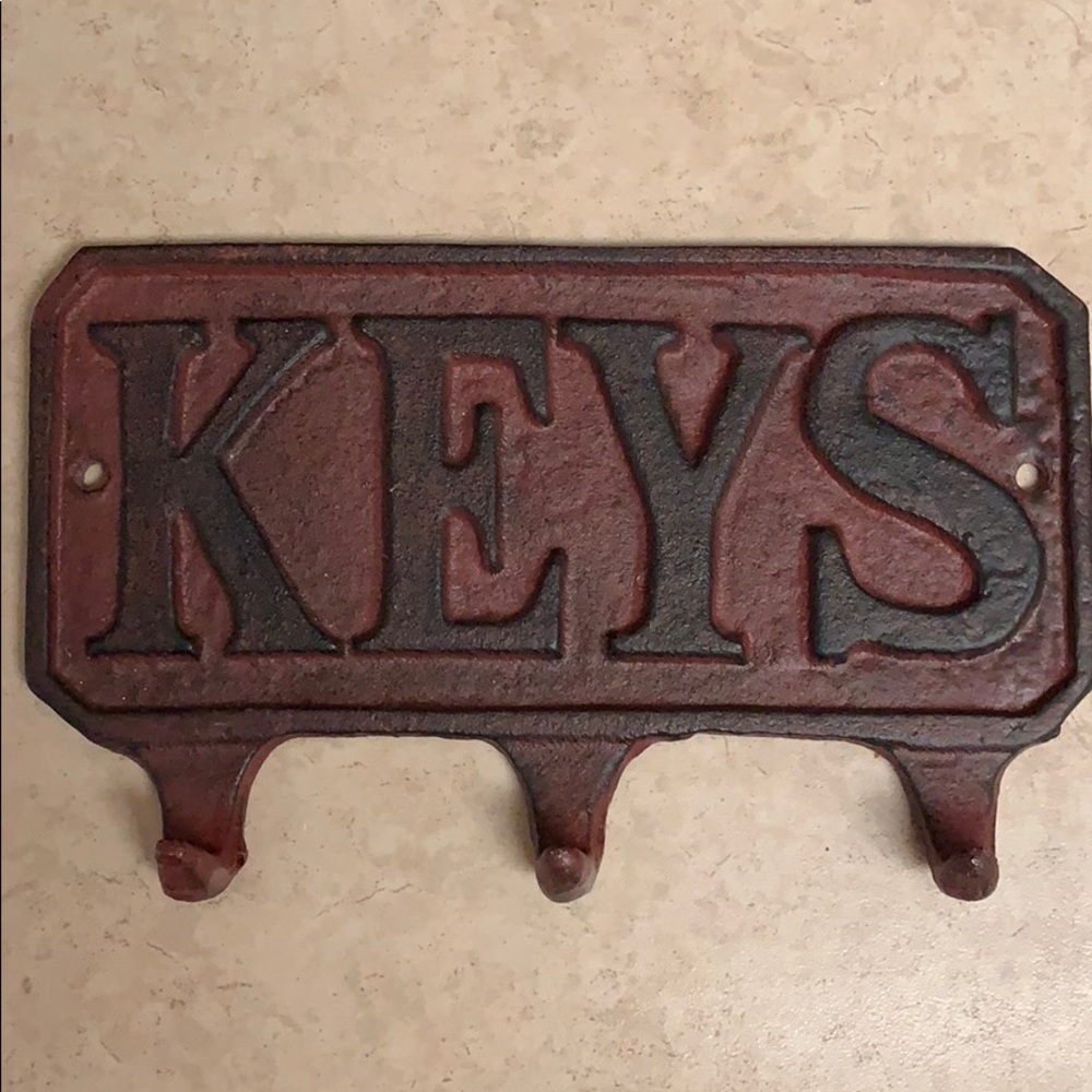 BOGO BNWT Red Metal Key Ring Hanger